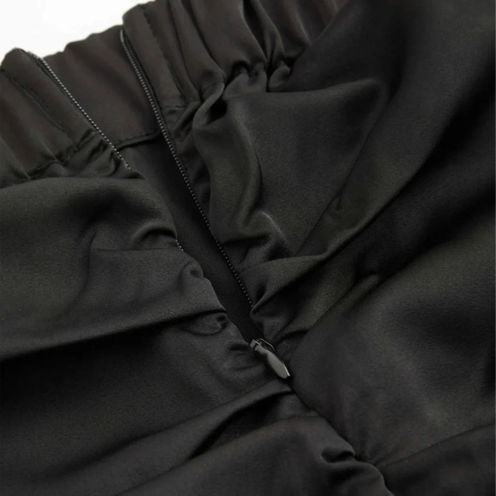 Drawstring Ruched Mini skirt - Picture 2 of 7